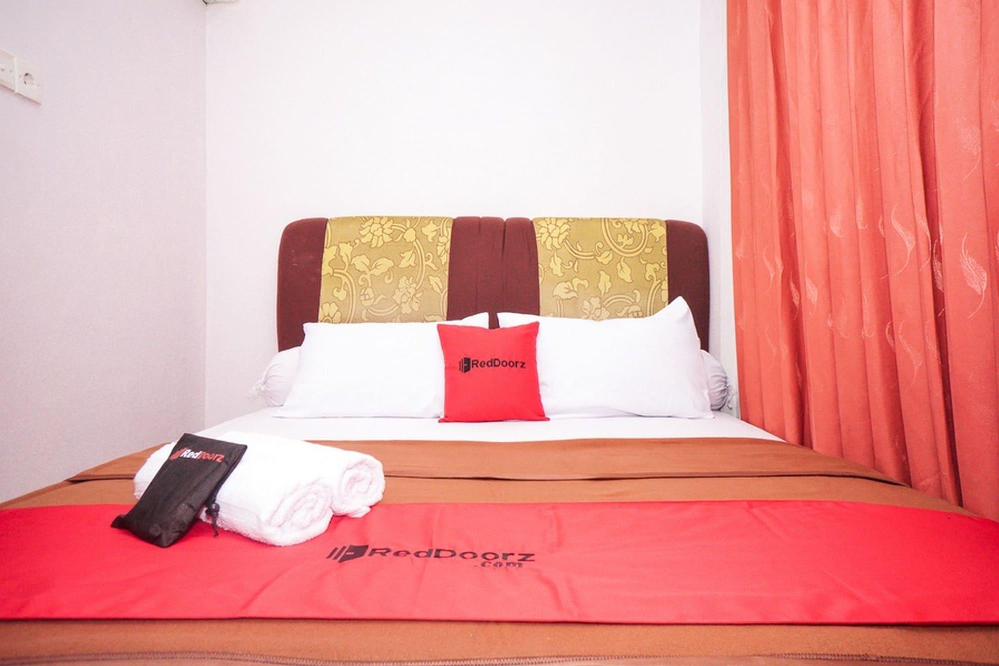RedDoorz near Palembang Square Mall 2 Exterior foto