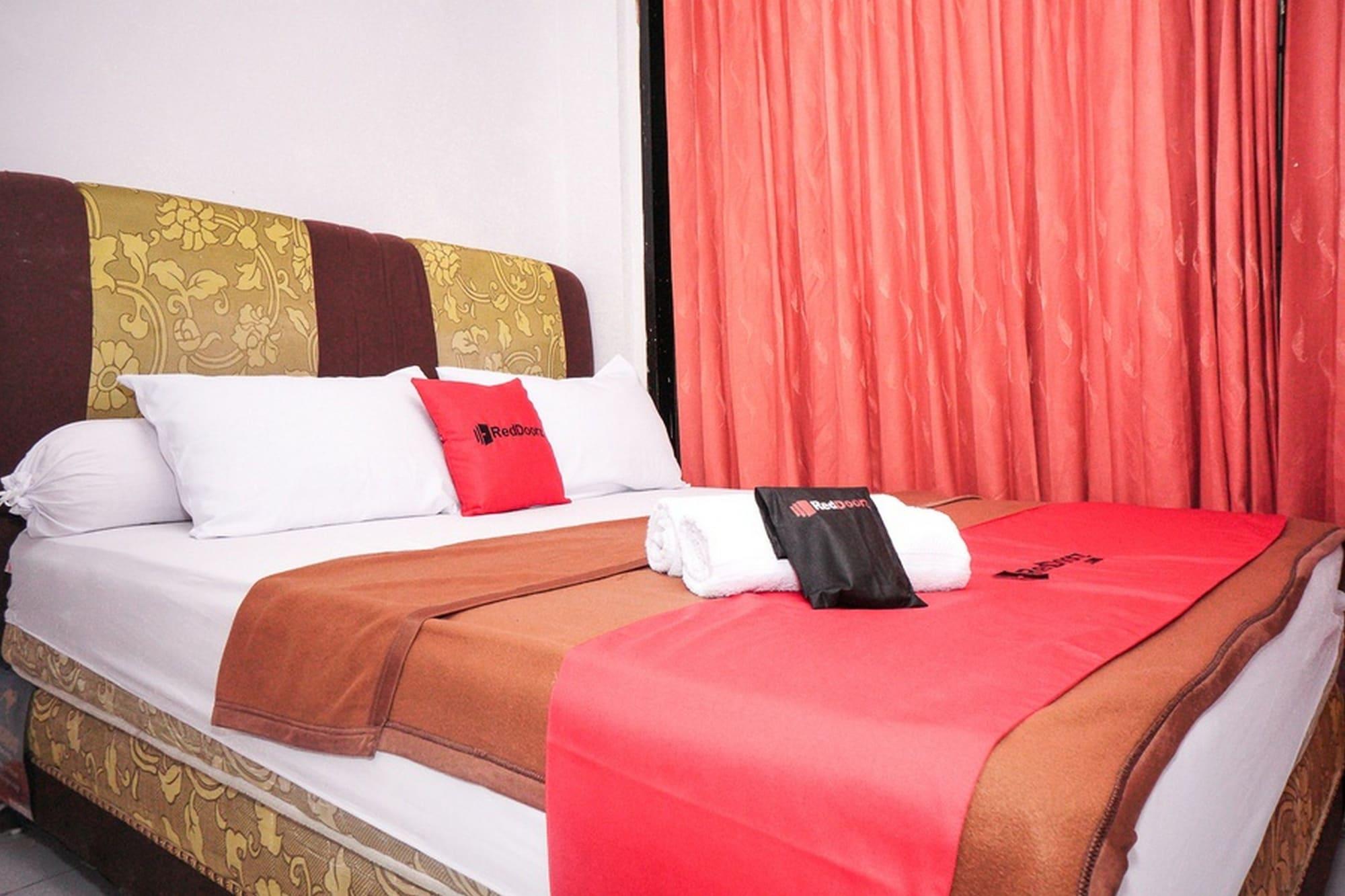 RedDoorz near Palembang Square Mall 2 Exterior foto