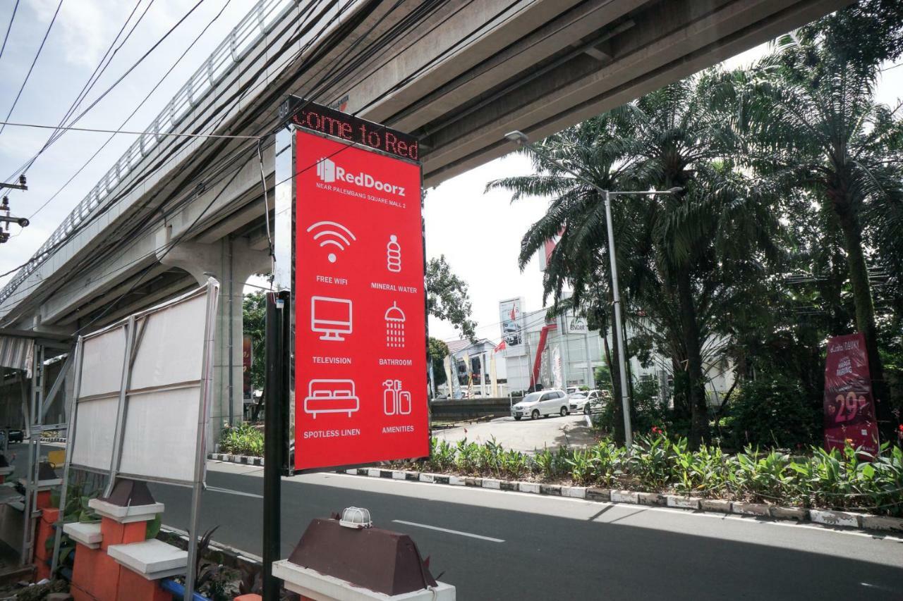 RedDoorz near Palembang Square Mall 2 Exterior foto